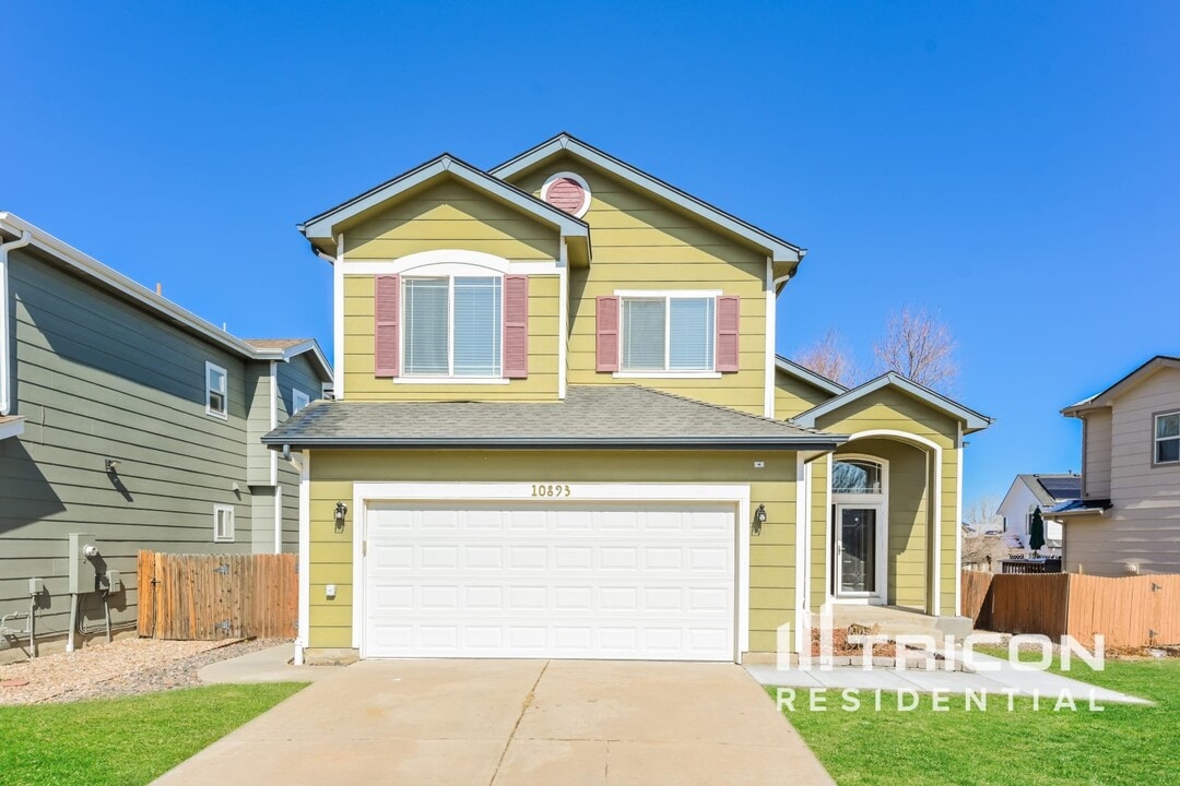 10893 Bullock Ct in Parker, CO - Building Photo