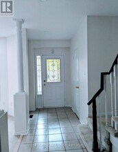 2315 Westoak Trails Blvd in Oakville, ON - Building Photo - Building Photo