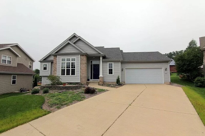 6 Whitefish Ct in Madison, WI - Building Photo
