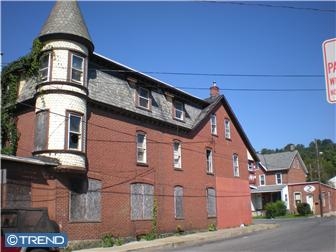 658 E Chestnut St in Coatesville, PA - Building Photo