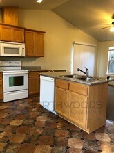 283 Mac Ct in Central Point, OR - Building Photo - Building Photo
