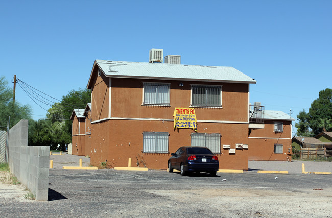 1011 Apartments in Phoenix, AZ - Foto de edificio - Building Photo