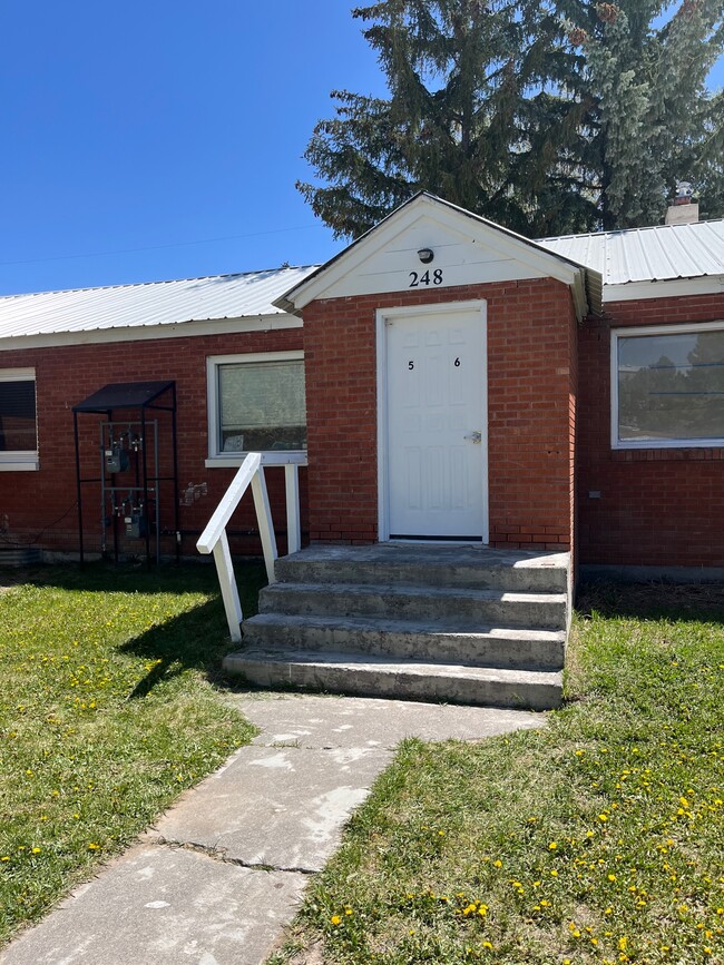 248 E Osbourne St, Unit Basement unit #8