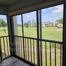 5710 Trailwinds Dr, Unit #525 in Ft. Myers, FL - Foto de edificio - Building Photo