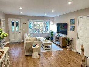 118 Oslo St in Mystic, CT - Foto de edificio - Building Photo