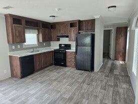 12300 Seminole Blvd in Largo, FL - Building Photo