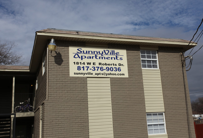 SunnyVille Apartments in Grand Prairie, TX - Foto de edificio - Building Photo