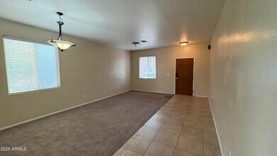 7335 W St Charles Ave in Phoenix, AZ - Building Photo - Building Photo