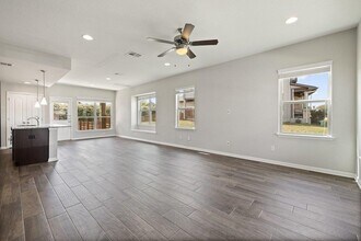 719 Coconut Grove St in Pflugerville, TX - Building Photo - Building Photo