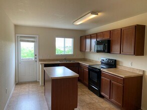 3423 Bisley Pass in San Antonio, TX - Building Photo - Building Photo