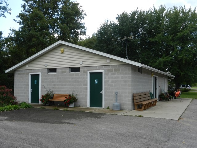 N3185 Butts Dr in Waupaca, WI - Building Photo