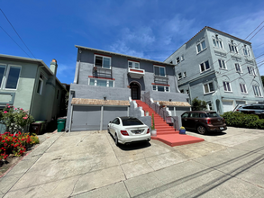 881 York St in Oakland, CA - Building Photo - Building Photo