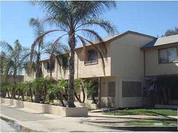 2500 E Terrace in Anaheim, CA - Building Photo - Building Photo