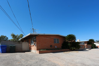 4114-4122 E Bellevue St in Tucson, AZ - Building Photo - Building Photo