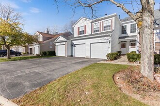22 Tyler Ct in Streamwood, IL - Building Photo - Building Photo