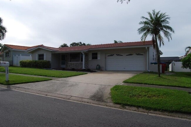 11860 68th Ave in Seminole, FL - Building Photo - Building Photo