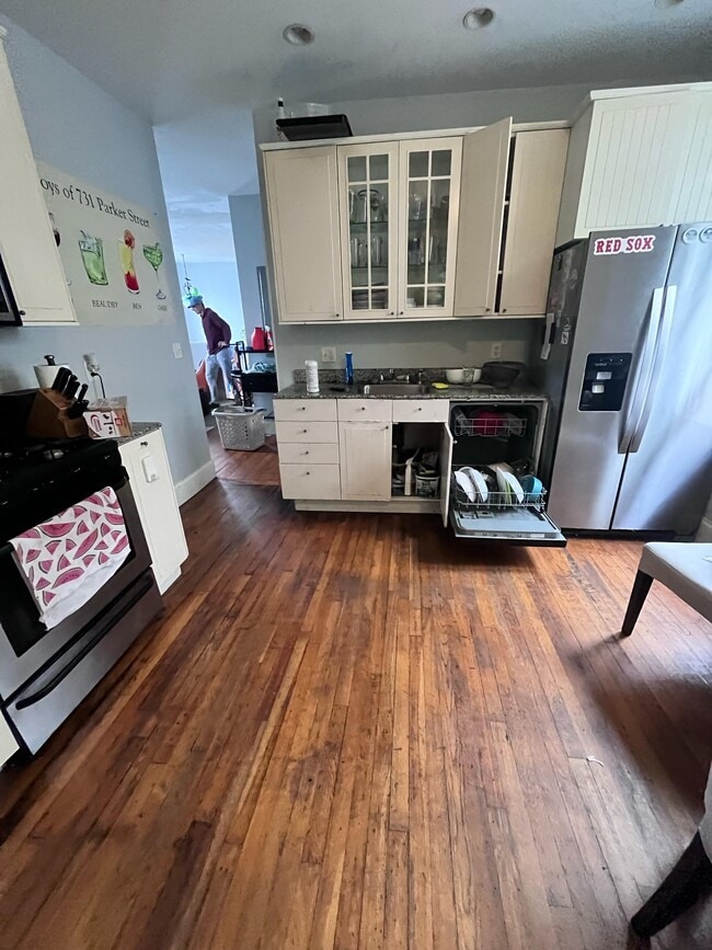 731 Parker St, Unit 3