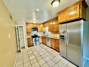 2201 N Grand Blvd in Pearland, TX - Building Photo - Building Photo