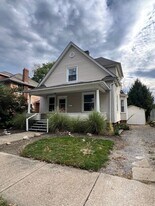 112 11th St SW in Massillon, OH - Building Photo