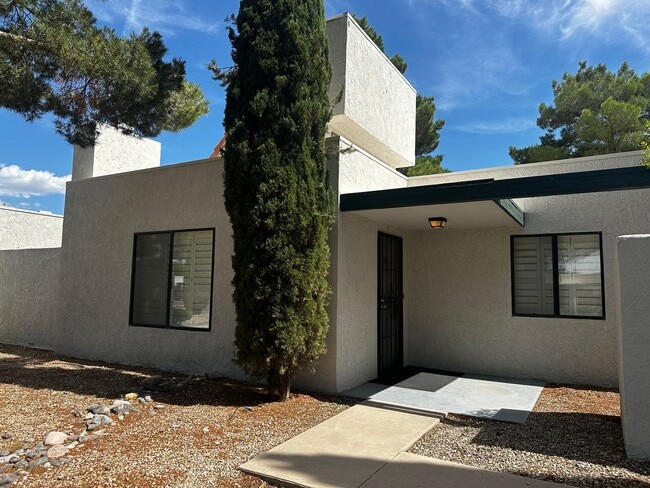 2112 Golf Dr in Kingman, AZ - Building Photo - Building Photo