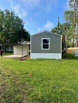 8114 McHard Rd in Pearland, TX - Building Photo