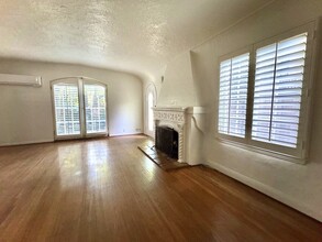 1134 Cory Ave in Los Angeles, CA - Foto de edificio - Building Photo