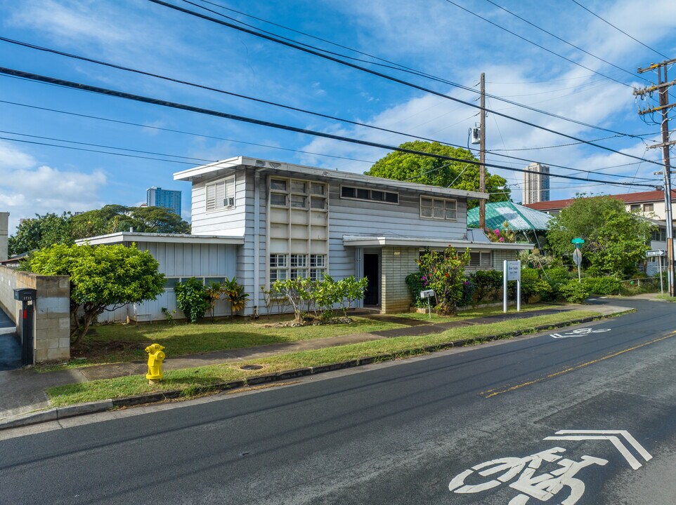 1703 Young St in Honolulu, HI - Building Photo