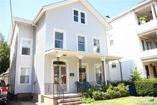 34 Cottage St in New Haven, CT - Building Photo