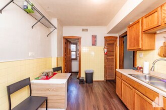 3310 W Armitage Ave, Unit 2E in Chicago, IL - Foto de edificio - Building Photo