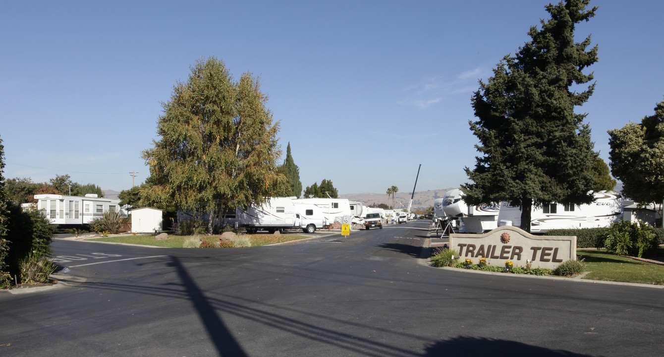 Trailer Tel in San Jose, CA - Building Photo