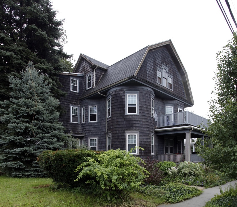 11 W Elm Ave in Quincy, MA - Building Photo