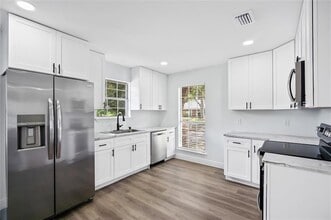 7328 Janita Dr in Mobile, AL - Foto de edificio - Building Photo