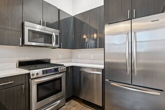 641 N High St in Columbus, OH - Foto de edificio - Building Photo