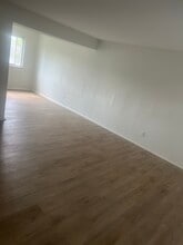 1570 Meredith Dr in Cincinnati, OH - Building Photo - Building Photo