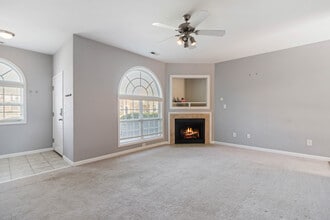 2120 Piney Brook Rd, Unit 103 in Raleigh, NC - Foto de edificio - Building Photo