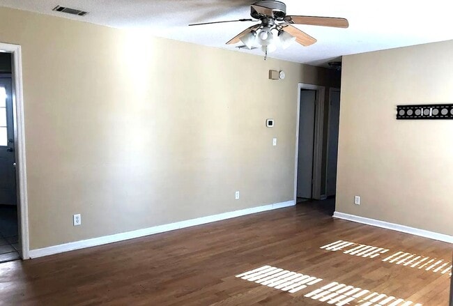 632 Fleming Rd in Hinesville, GA - Building Photo - Building Photo