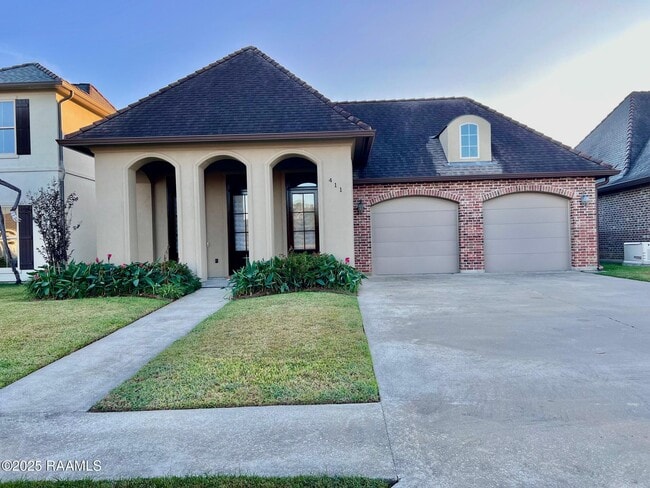 property at 411 Dunvegan Ct