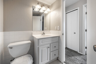 Summit Ridge Apartments in Akron, OH - Building Photo - Interior Photo