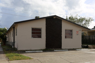 1130 N F St in Lake Worth, FL - Building Photo - Building Photo