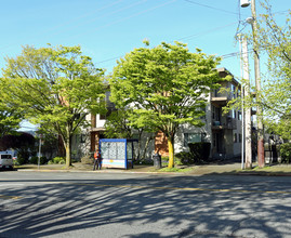 Norseman Apartments in Seattle, WA - Building Photo - Building Photo