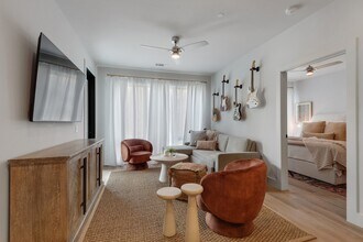 303 31st Ave N, Unit 206 in Nashville, TN - Building Photo - Building Photo