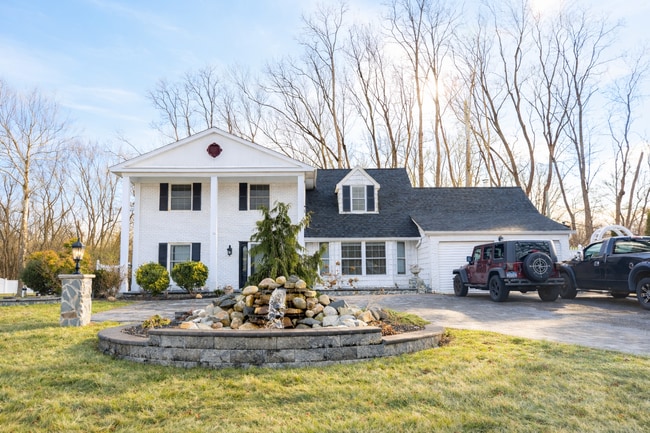 property at 30 Dumond Pl