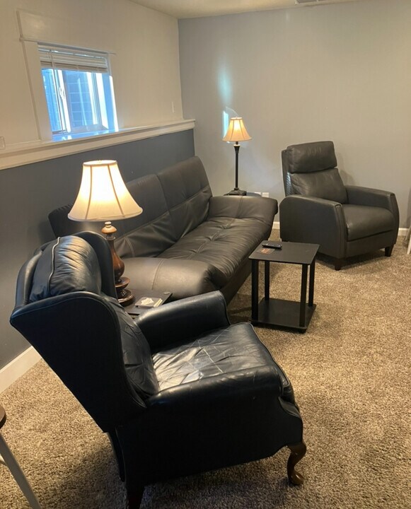 409 N 1st Ave, Unit #2 in Ridgefield, WA - Building Photo