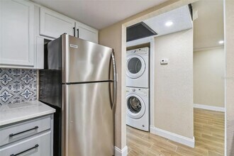 4769 Puritan Cir in Tampa, FL - Foto de edificio - Building Photo