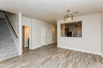 128 Dodge City Ct in Newark, TX - Building Photo - Building Photo