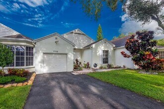 7705 Forest Green Ln in Boynton Beach, FL - Building Photo - Building Photo