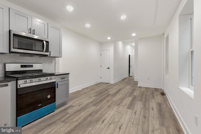 2938 W Girard Ave-Unit -1 in Philadelphia, PA - Building Photo - Building Photo