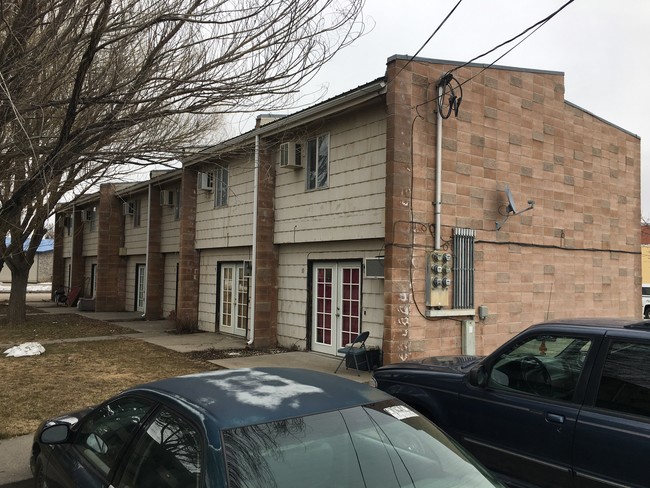 Pinewood Square Apartments in Weiser, ID - Building Photo - Building Photo