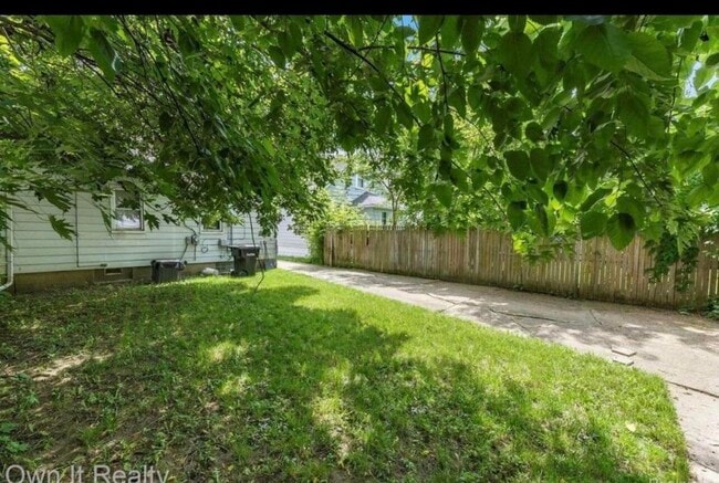 7291 Faust Ave in Detroit, MI - Building Photo - Building Photo