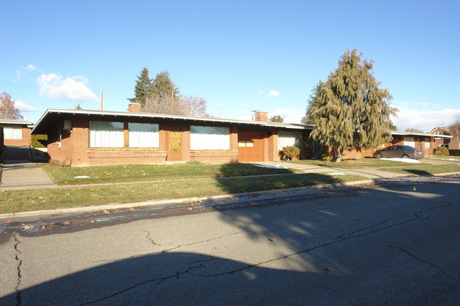 1501 W Chestnut Ave in Yakima, WA - Foto de edificio - Building Photo